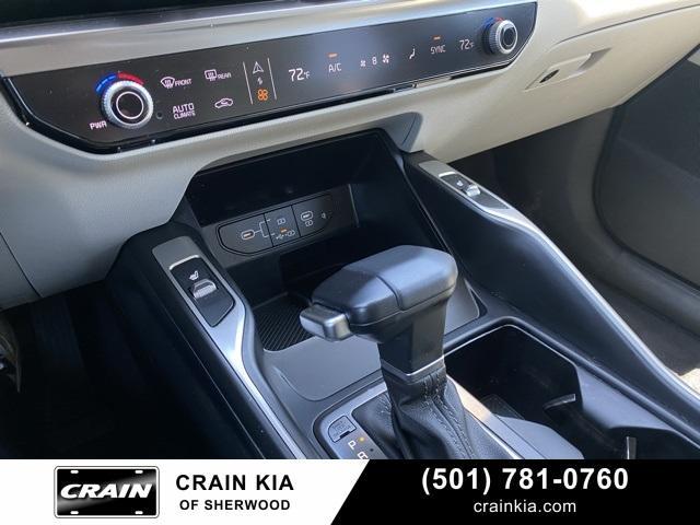 used 2025 Kia Sorento car, priced at $32,400