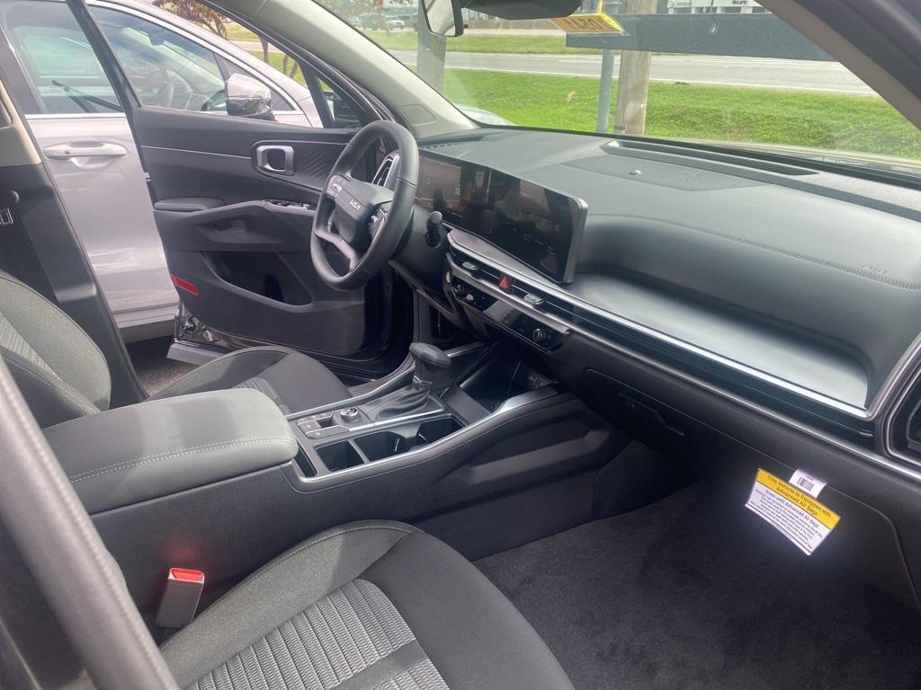 new 2026 Kia Sorento car, priced at $33,870