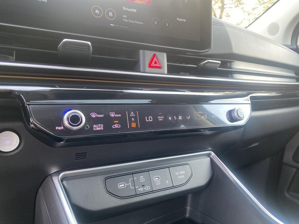 new 2026 Kia Carnival Hybrid car, priced at $57,520