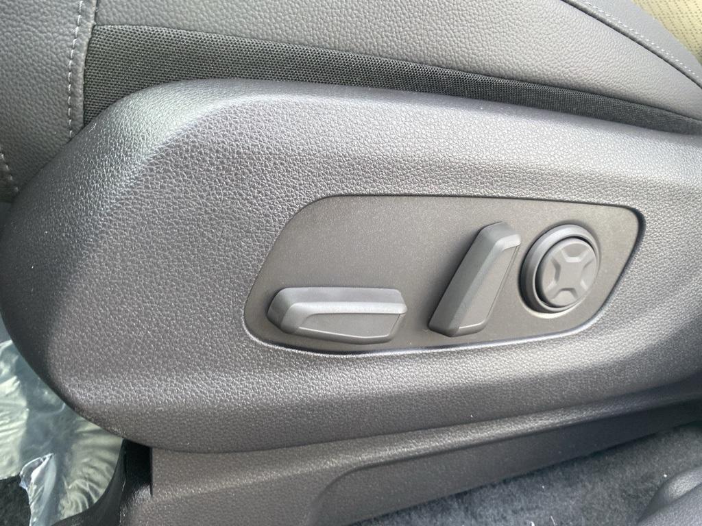 new 2026 Kia Carnival Hybrid car, priced at $57,520