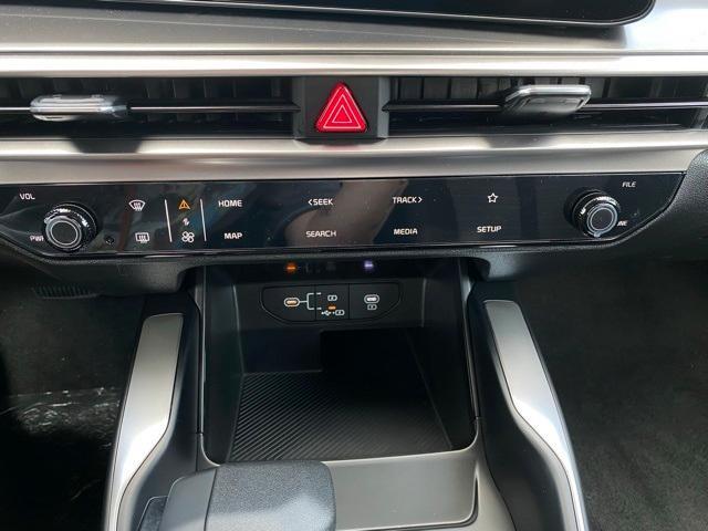 new 2025 Kia Sorento car, priced at $34,125