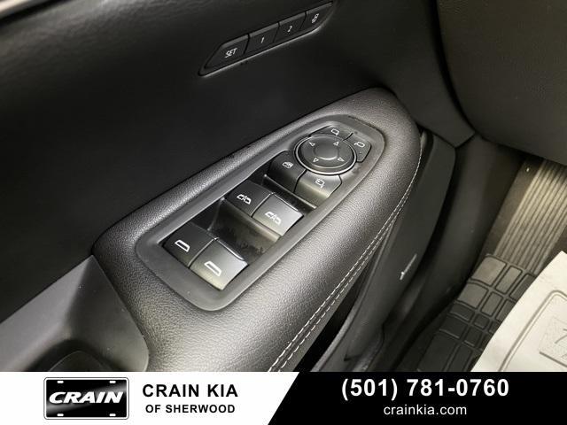 used 2021 Cadillac XT5 car, priced at $30,390