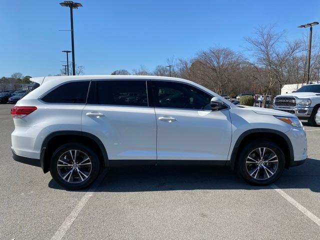 used 2019 Toyota Highlander car, priced at $27,899