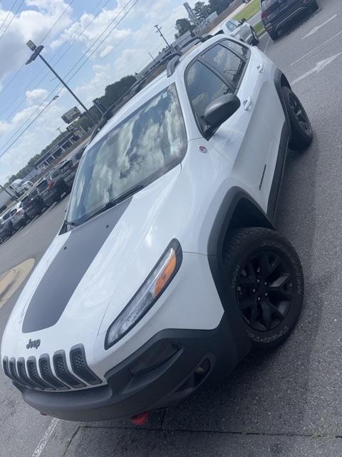 used 2017 Jeep Cherokee car