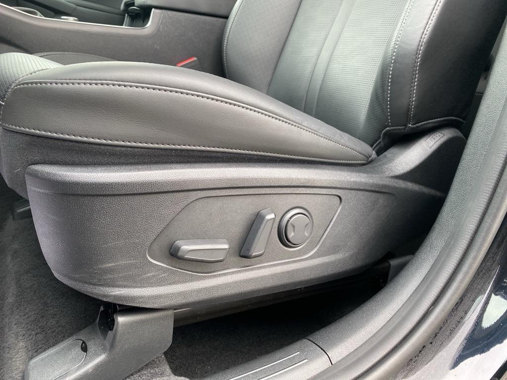 new 2025 Kia Sorento car, priced at $38,305