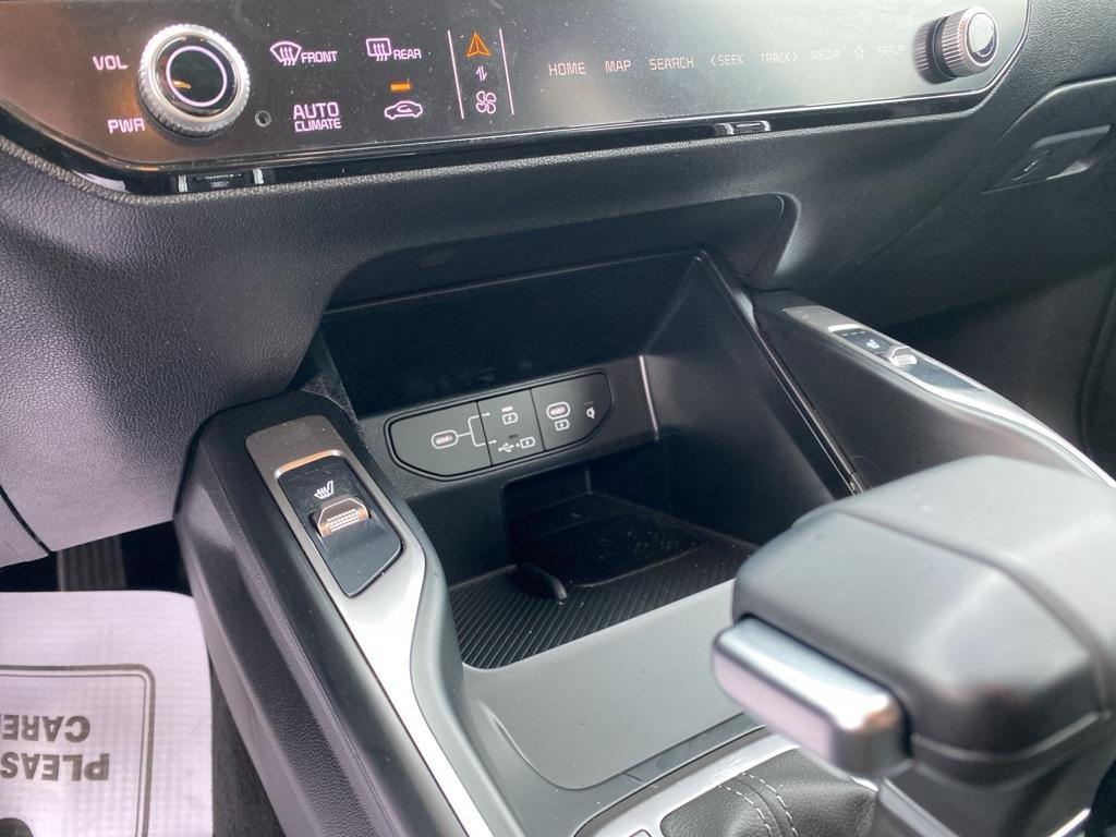 new 2025 Kia Sorento car, priced at $38,305