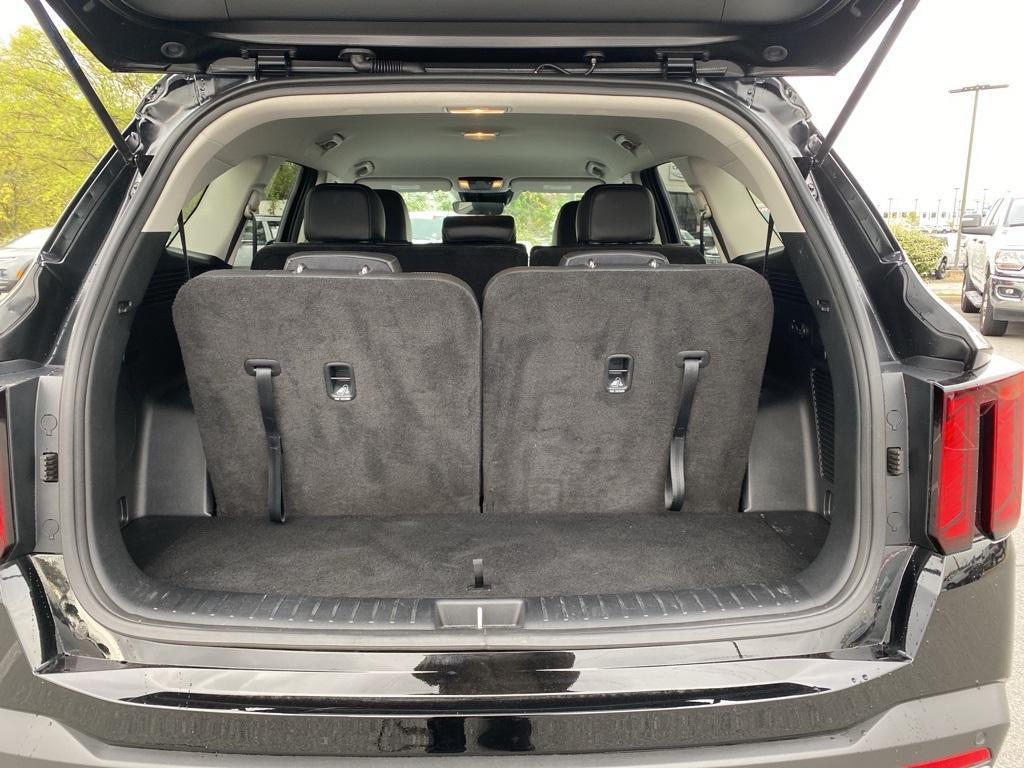 new 2025 Kia Sorento car, priced at $38,305