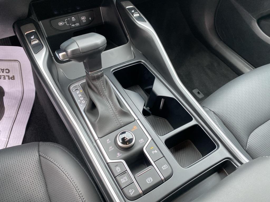 new 2025 Kia Sorento car, priced at $38,305