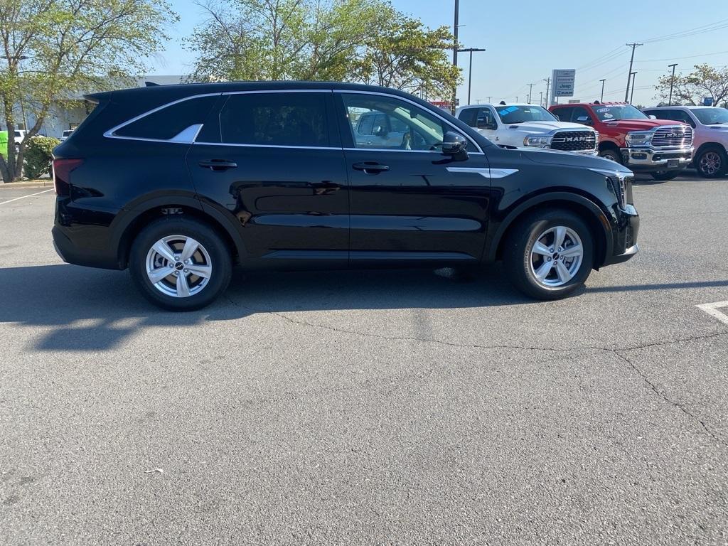 new 2025 Kia Sorento car, priced at $34,435