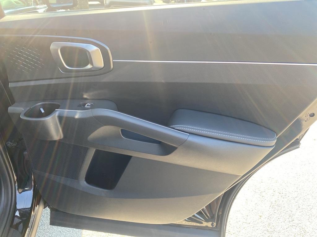 new 2025 Kia Sorento car, priced at $34,435