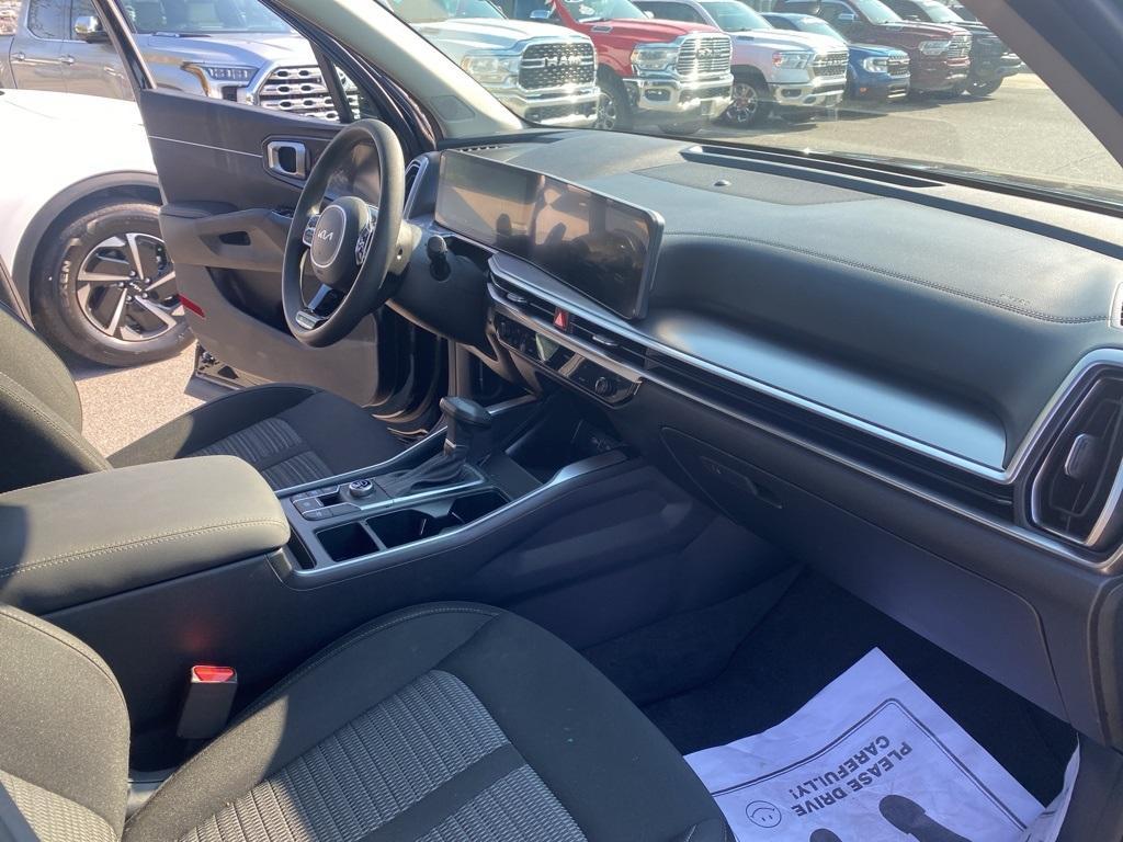 new 2025 Kia Sorento car, priced at $34,435