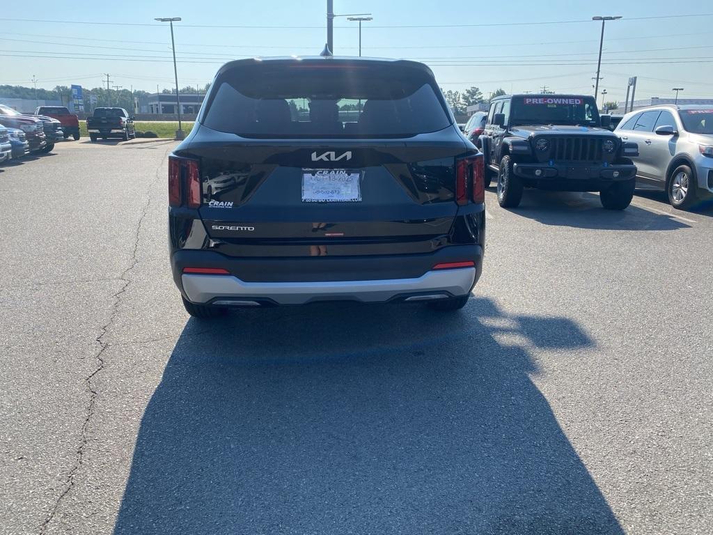 new 2025 Kia Sorento car, priced at $34,435
