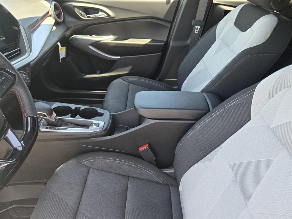 new 2025 Chevrolet Trax car, priced at $23,083