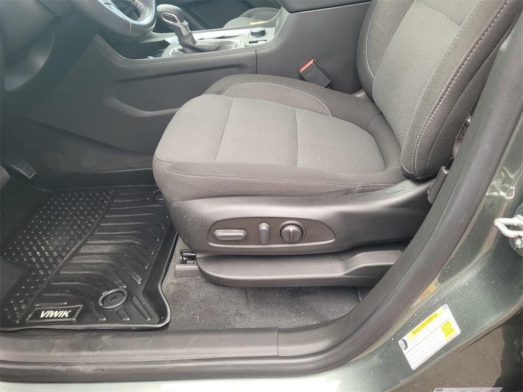 used 2022 Chevrolet Traverse car, priced at $29,142