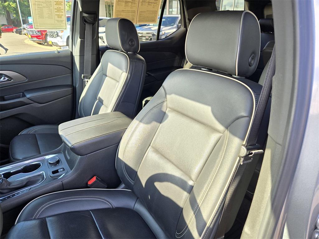 used 2023 Chevrolet Traverse car, priced at $38,405