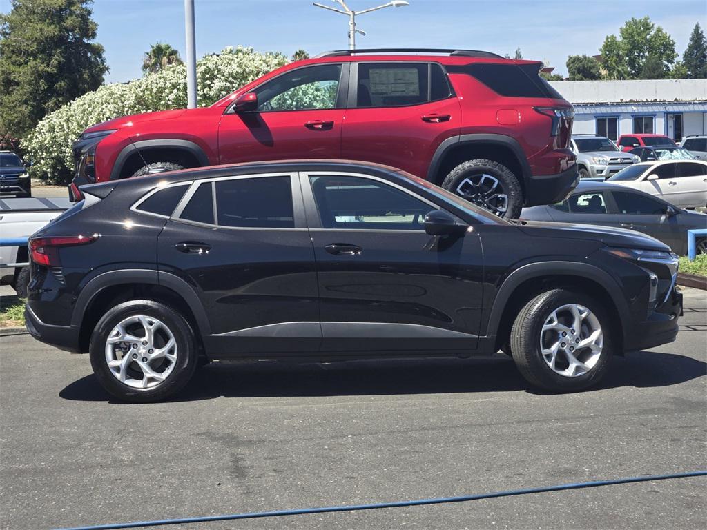 new 2025 Chevrolet Trax car, priced at $22,385