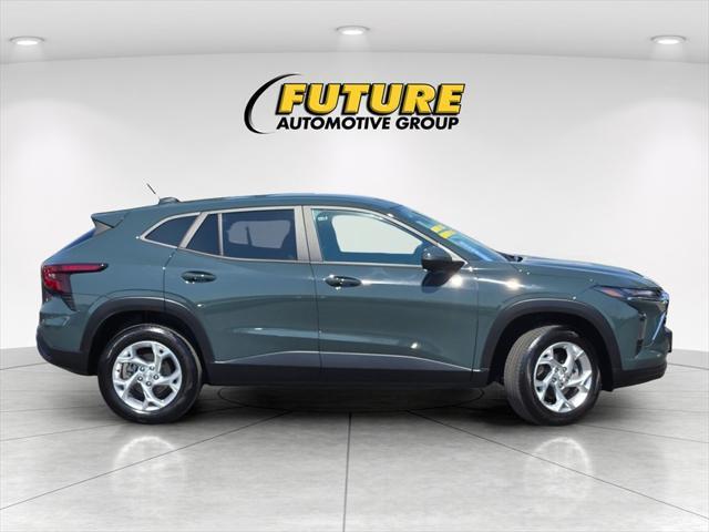 used 2025 Chevrolet Trax car, priced at $23,576