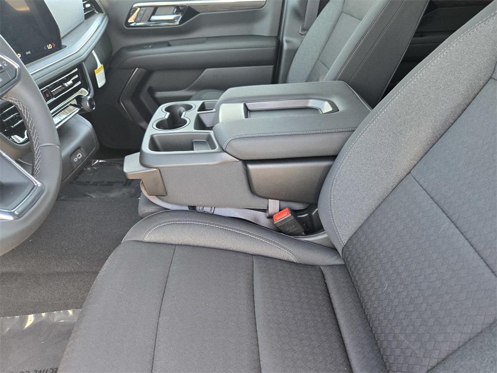 new 2025 Chevrolet Suburban car, priced at $64,070