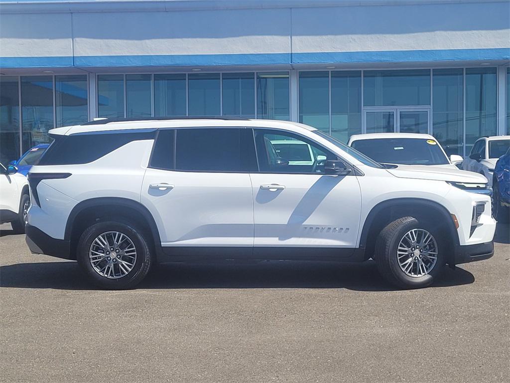 new 2025 Chevrolet Traverse car, priced at $38,195