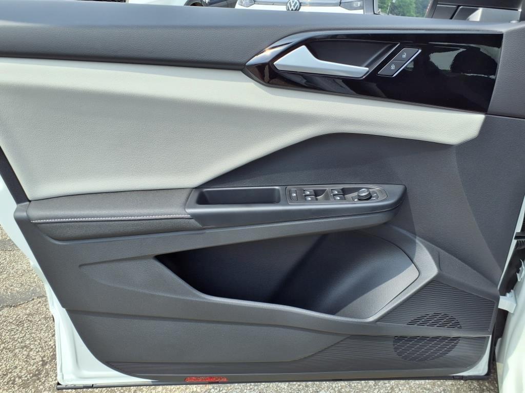 new 2025 Volkswagen Taos car, priced at $27,321