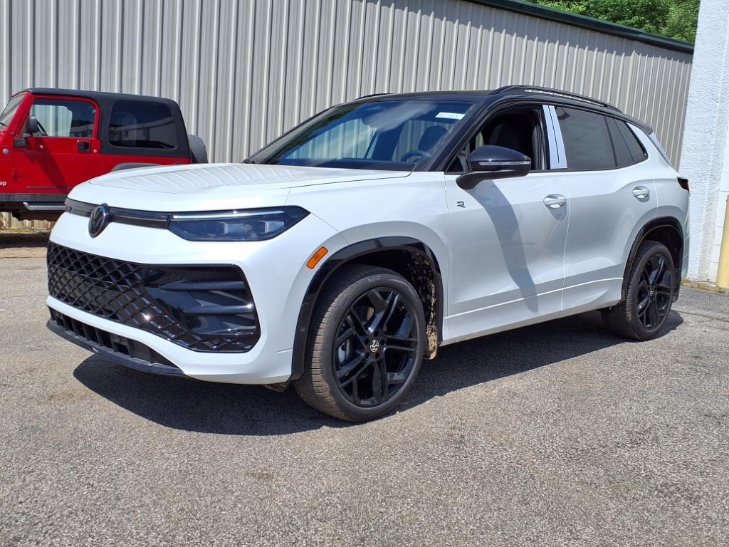 new 2025 Volkswagen Tiguan car, priced at $39,601
