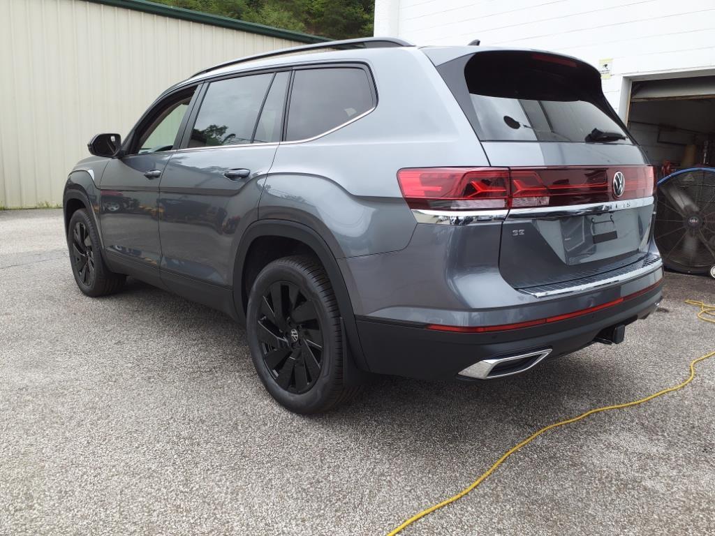 new 2024 Volkswagen Atlas car, priced at $44,477