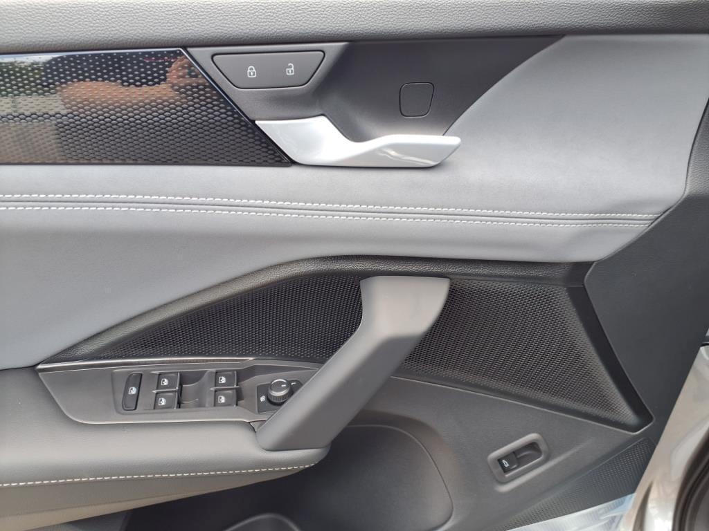 new 2025 Volkswagen Tiguan car, priced at $36,171