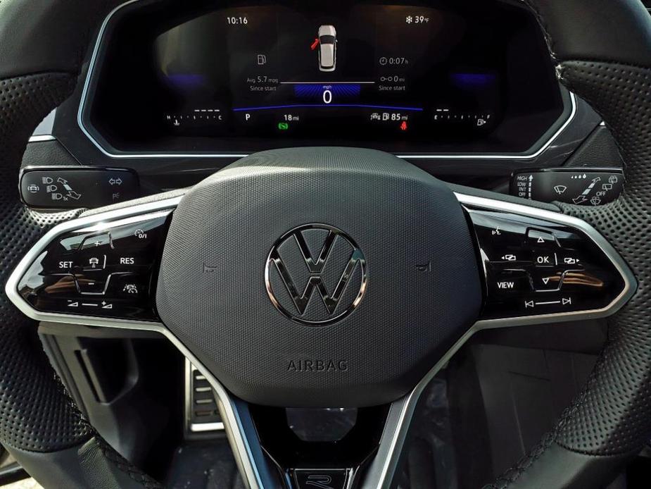 new 2024 Volkswagen Tiguan car, priced at $35,833