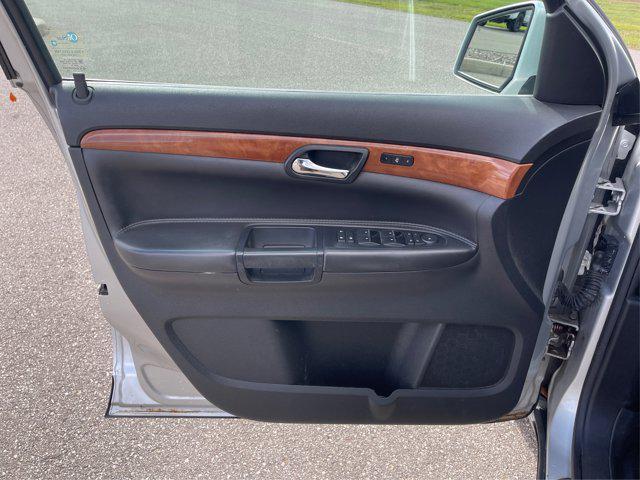 used 2009 Saturn Outlook car, priced at $3,500
