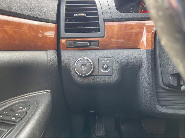 used 2009 Saturn Outlook car, priced at $3,500