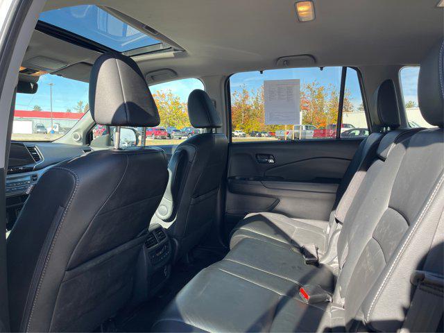 used 2022 Honda Pilot car, priced at $37,900