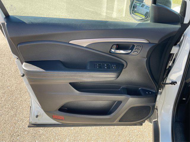 used 2022 Honda Pilot car, priced at $37,900
