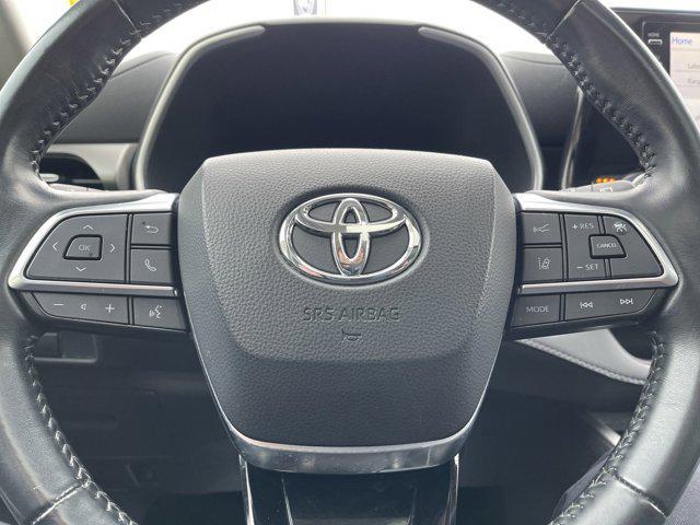 used 2021 Toyota Highlander car, priced at $32,900