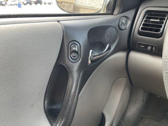 used 2003 Saturn L car, priced at $2,900