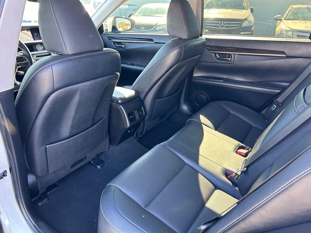 used 2018 Lexus ES 350 car, priced at $16,536