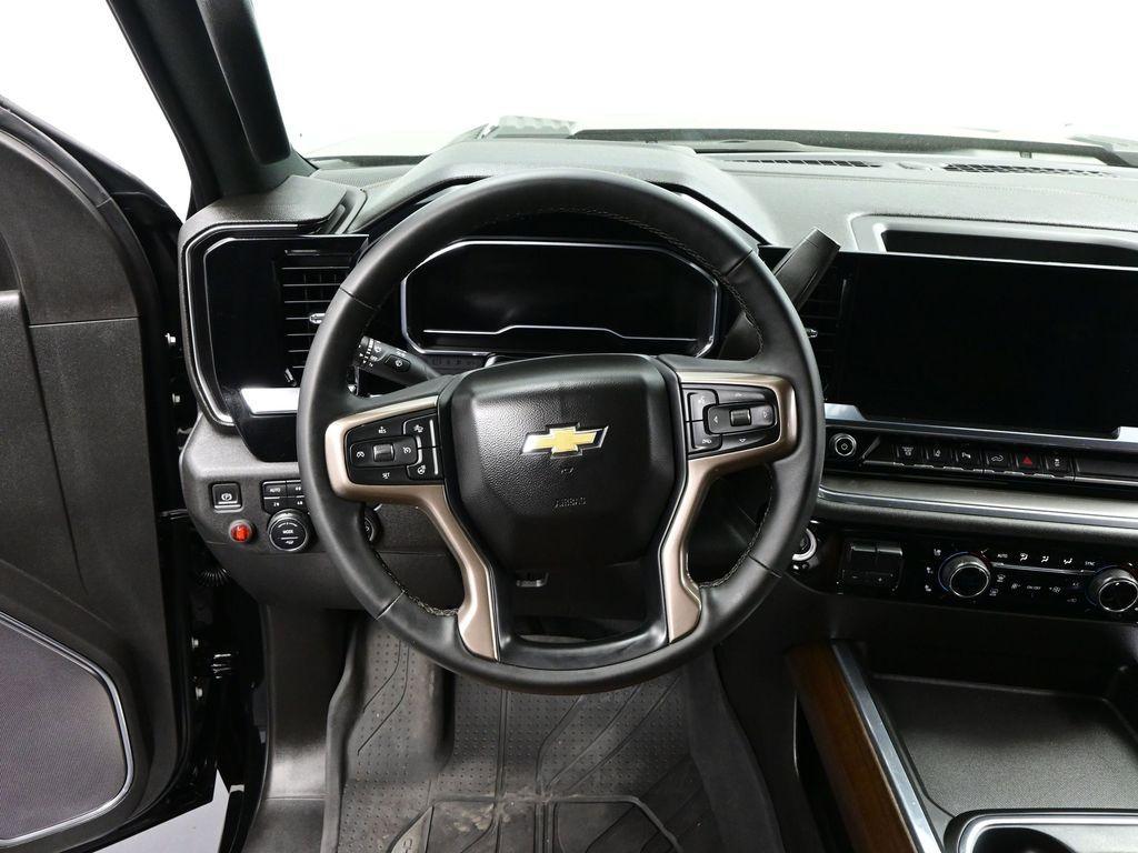 used 2024 Chevrolet Silverado 2500 car, priced at $70,895