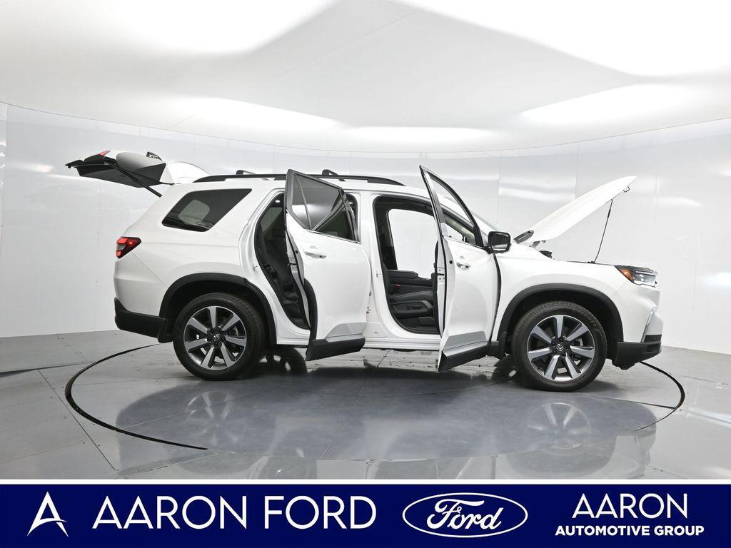 used 2024 Honda Pilot car, priced at $47,795