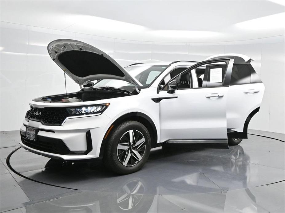 used 2022 Kia Sorento car, priced at $23,621