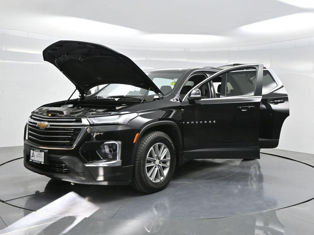 used 2023 Chevrolet Traverse car, priced at $25,788