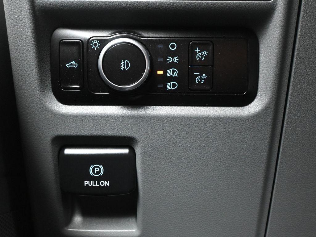 used 2023 Ford F-150 car, priced at $32,000