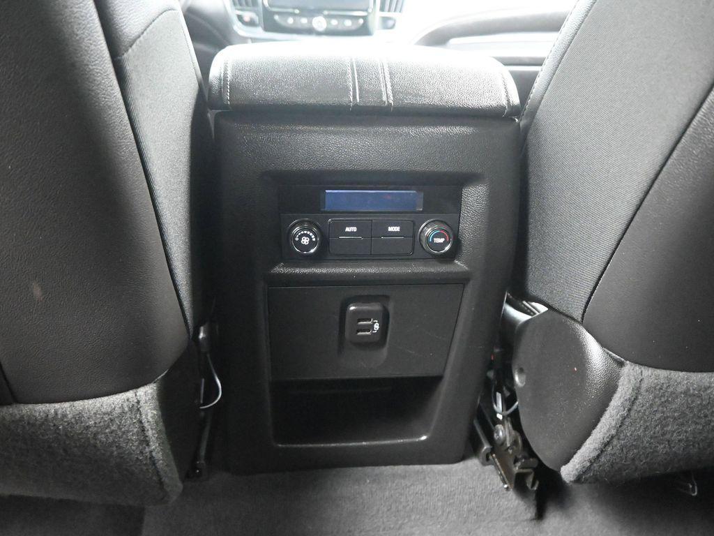 used 2023 Chevrolet Traverse car, priced at $29,500
