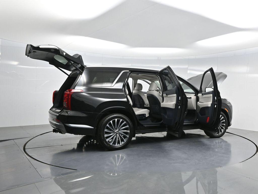 used 2023 Hyundai Palisade car, priced at $38,549