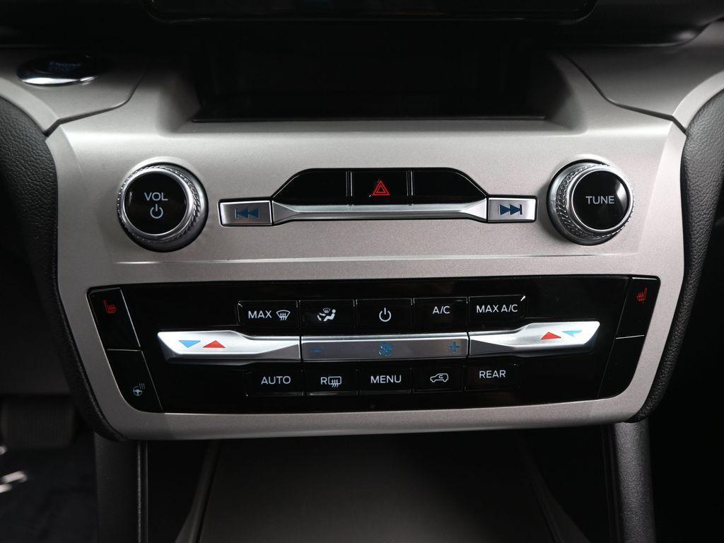 used 2023 Ford Explorer car, priced at $28,000