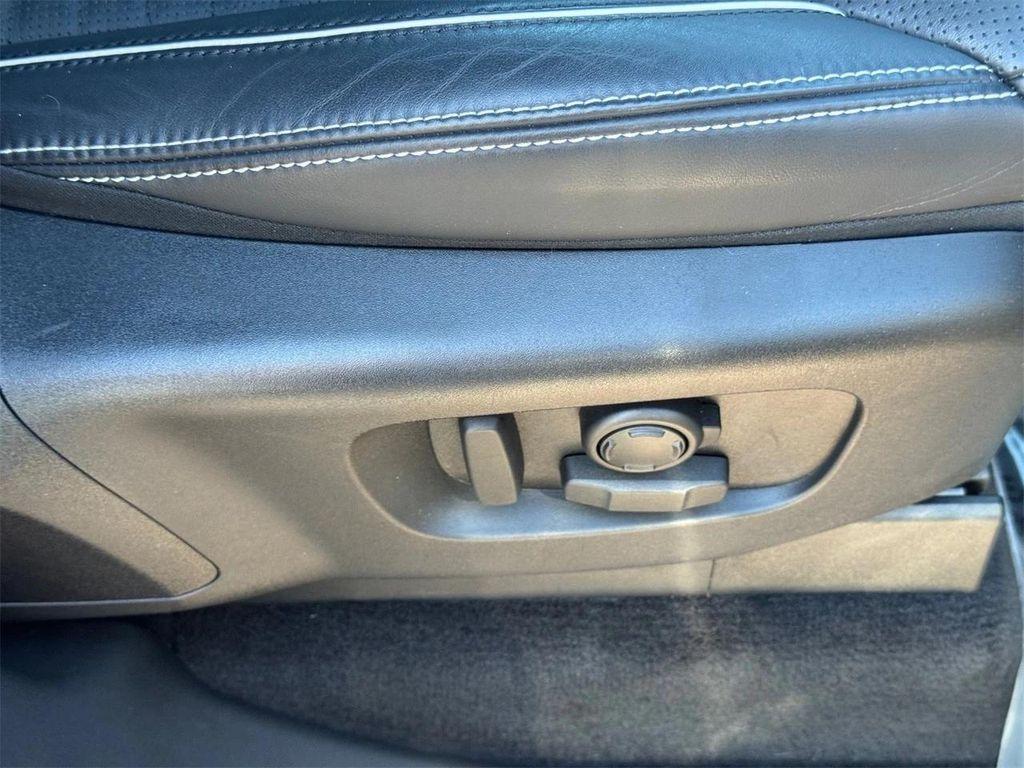 used 2023 Land Rover Discovery car, priced at $46,429