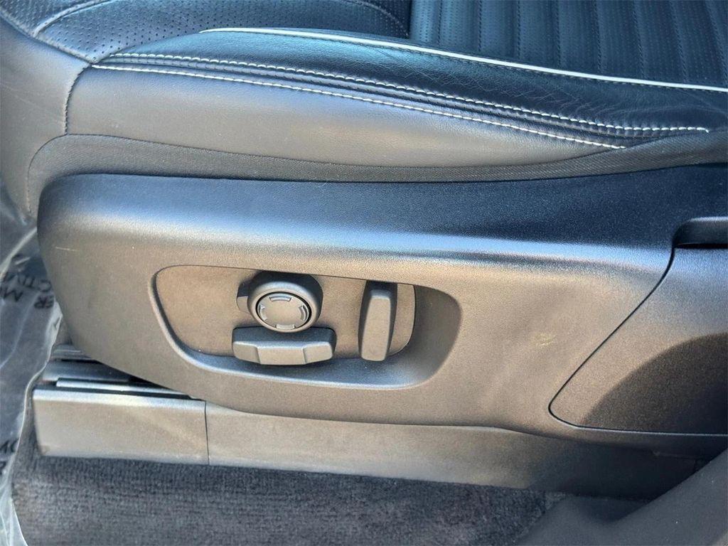 used 2023 Land Rover Discovery car, priced at $46,429