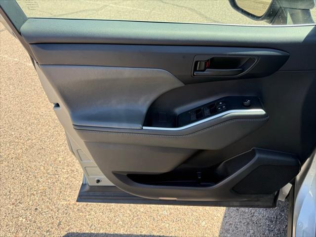 used 2021 Toyota Highlander car, priced at $30,990