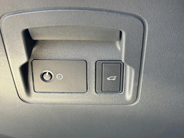 used 2021 Land Rover Range Rover Velar car, priced at $39,490