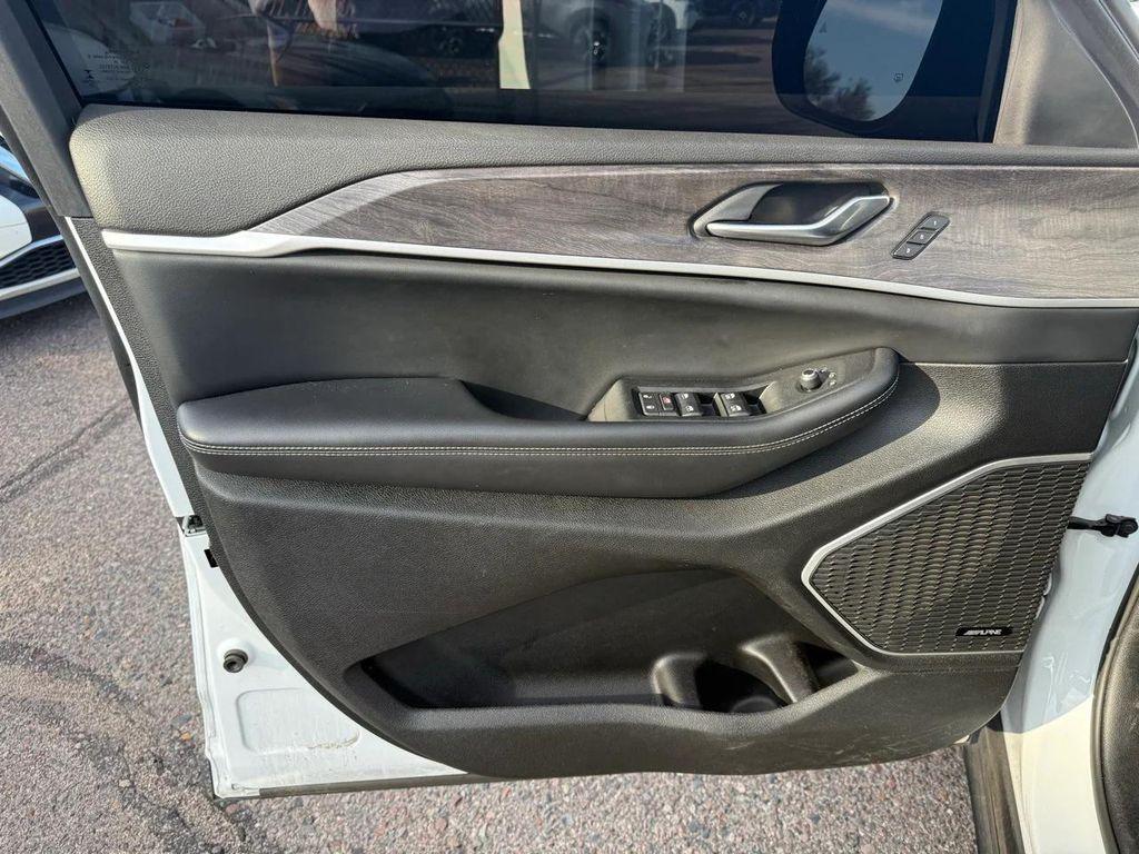 used 2023 Jeep Grand Cherokee L car, priced at $28,991