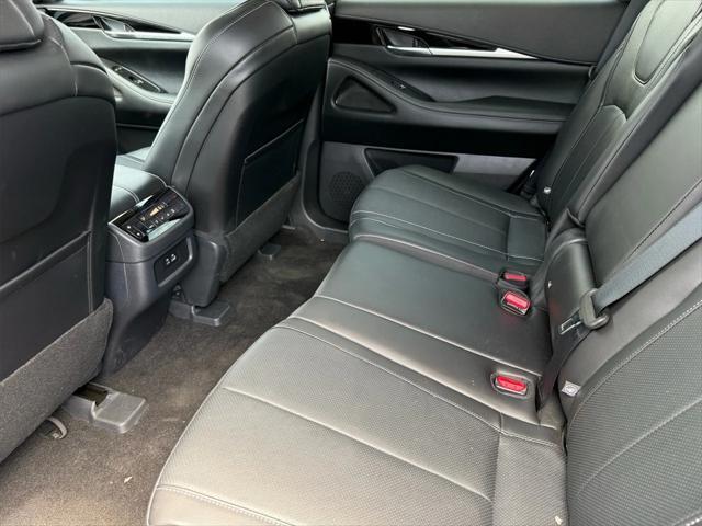 new 2025 INFINITI QX60 car, priced at $48,070