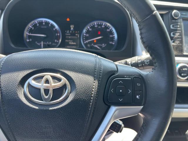 used 2015 Toyota Highlander car, priced at $19,490
